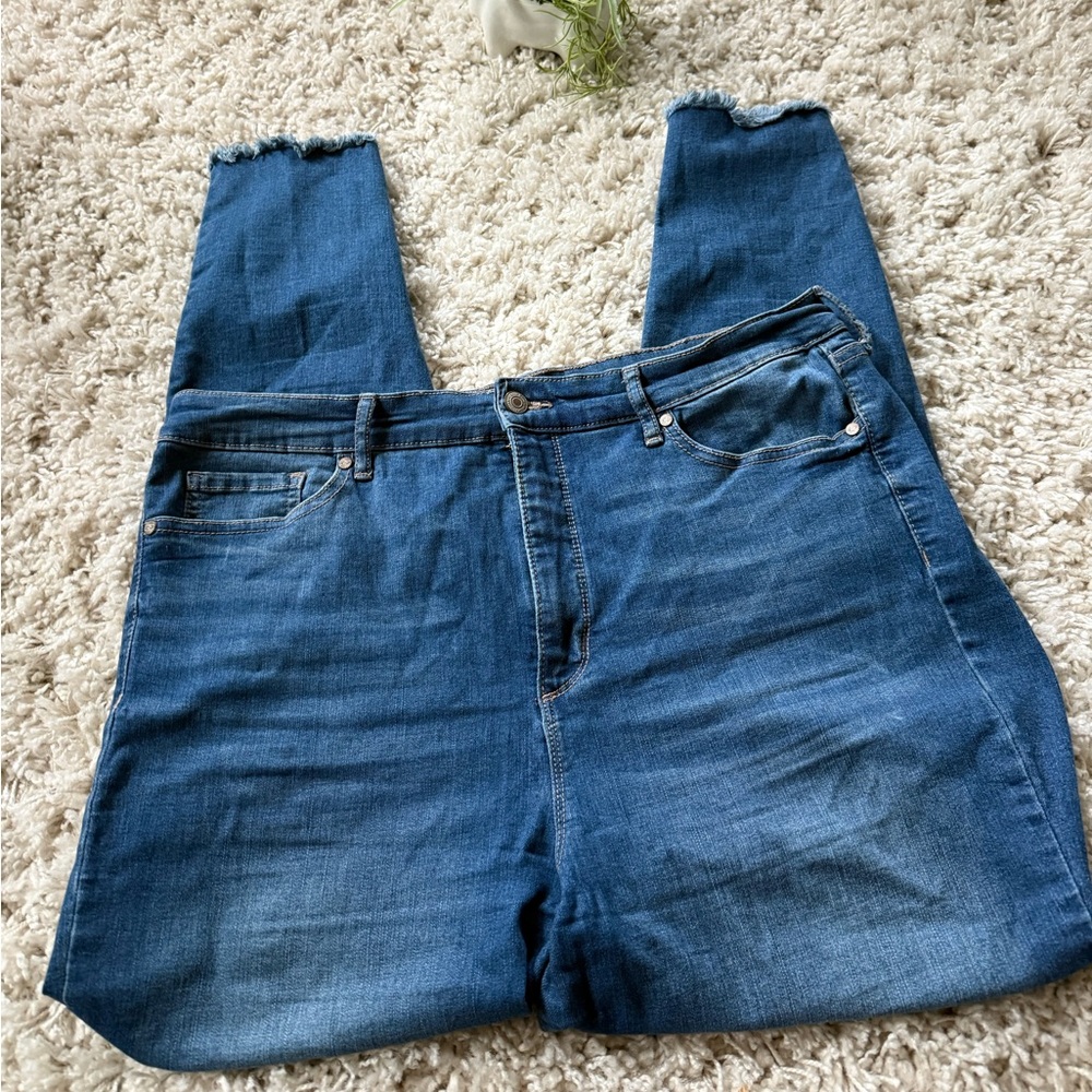 Sofia Jean, Sofia Vergara High-waisted blue dark wash cute skinny jeans